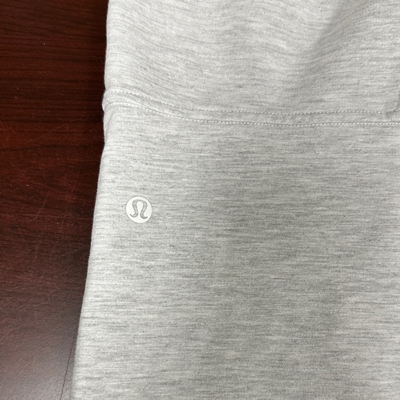 lululemon athletica Gray Sweatpants, String/Side & Back Pockets, NWOT - Picture 4 of 12